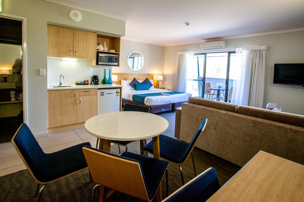 Manly Marina Cove Motel Брисбен Экстерьер фото