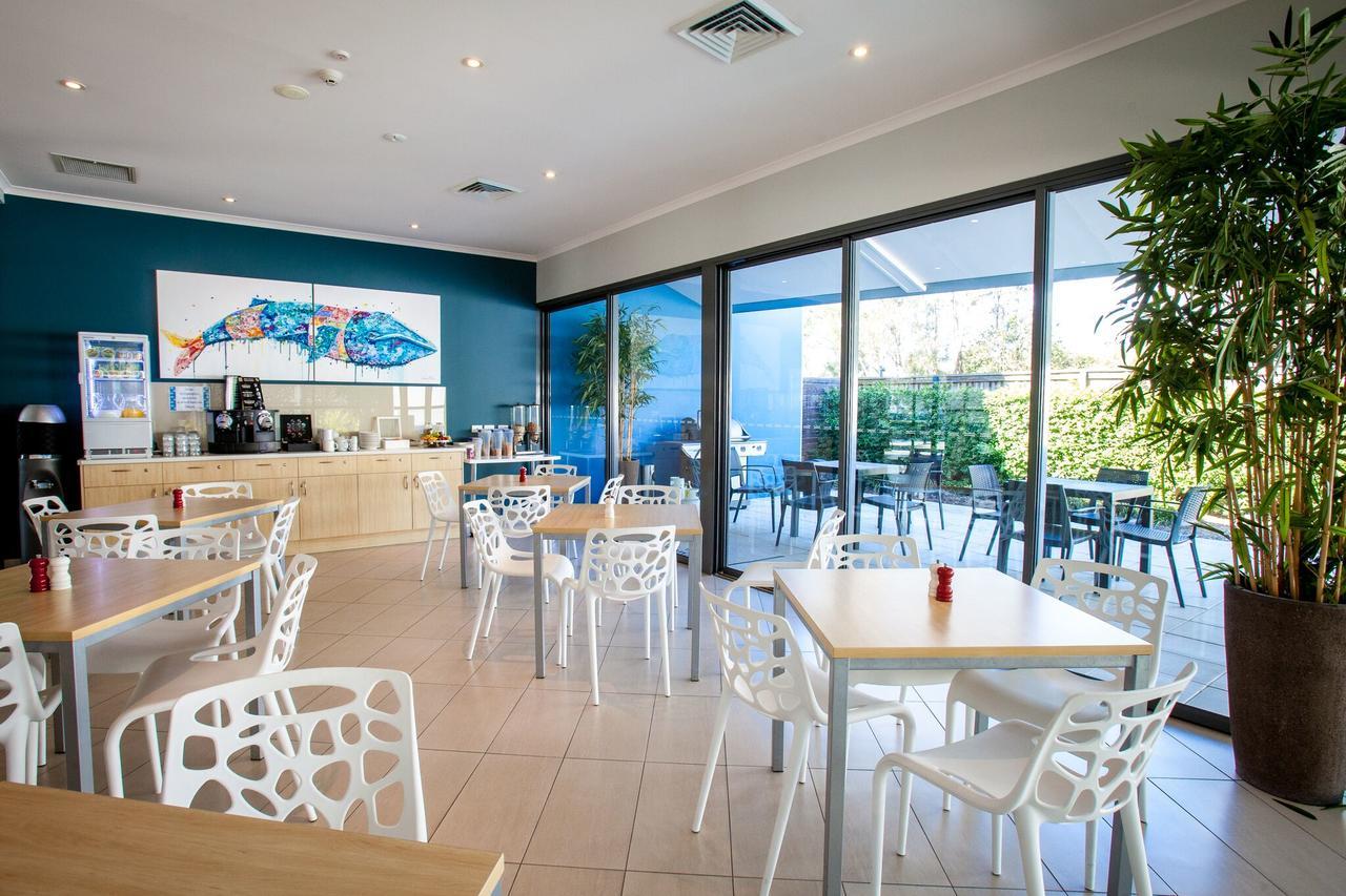 Manly Marina Cove Motel Брисбен Экстерьер фото