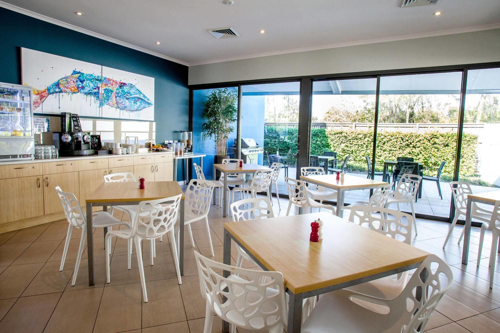 Manly Marina Cove Motel Брисбен Экстерьер фото