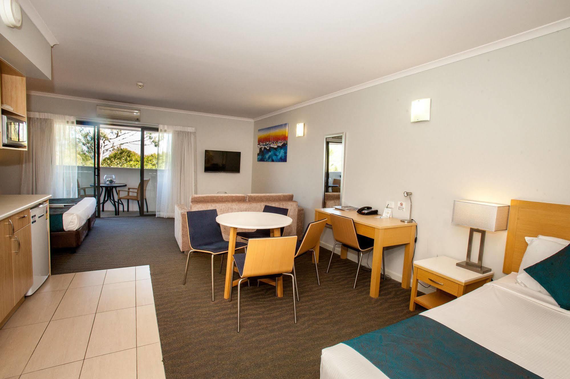 Manly Marina Cove Motel Брисбен Экстерьер фото